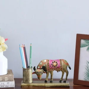 Cow Pen Stand Showpiece